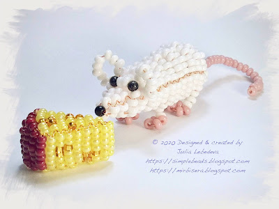 Mouse with cheese in 3D beading