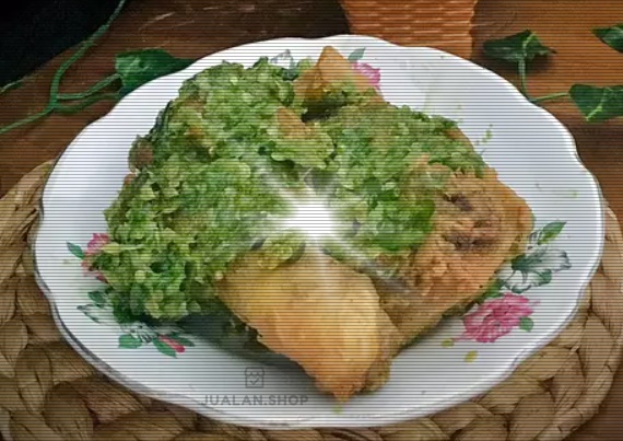 Ayam Geprek Sambal Ijo khas Madura