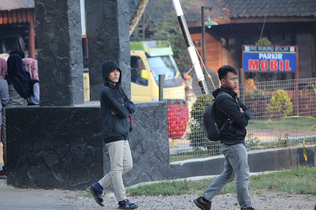 Jadi Baru Kebumen 2018 Tour To Bandung, Best Momen- suasana pagi di base camp kawah putih bandung