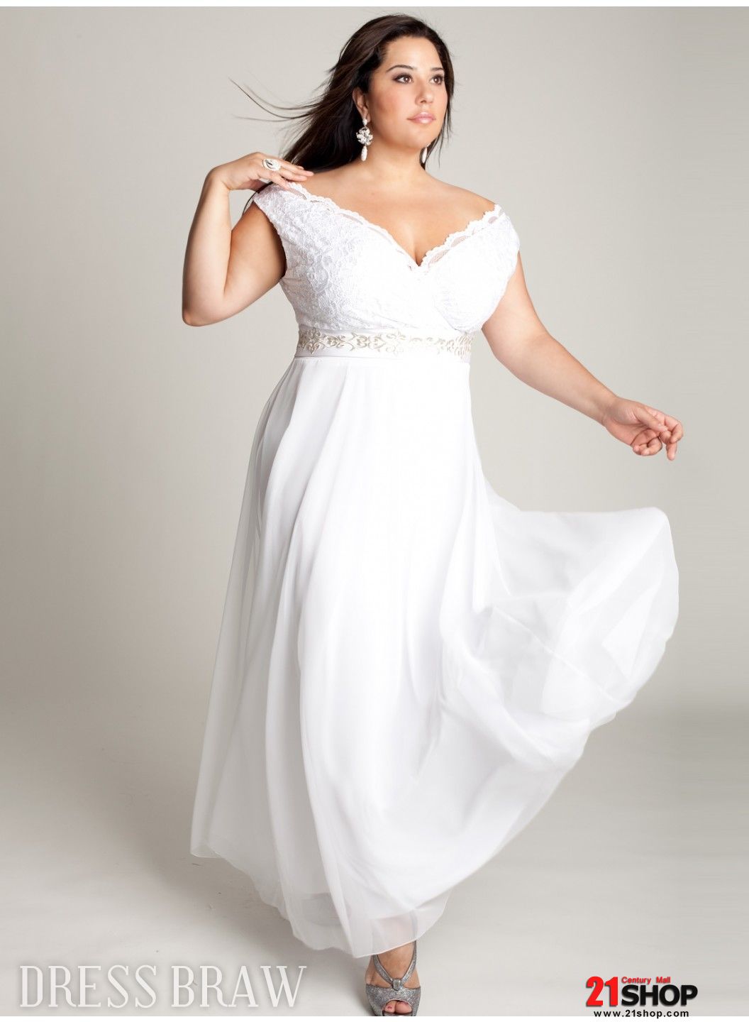 Peggyz Place Plus  sized  wedding  gowns 