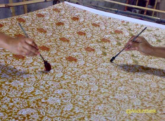  Batik  Adalah Identitas Pembuatan Batik  Berdasarkan Kategori
