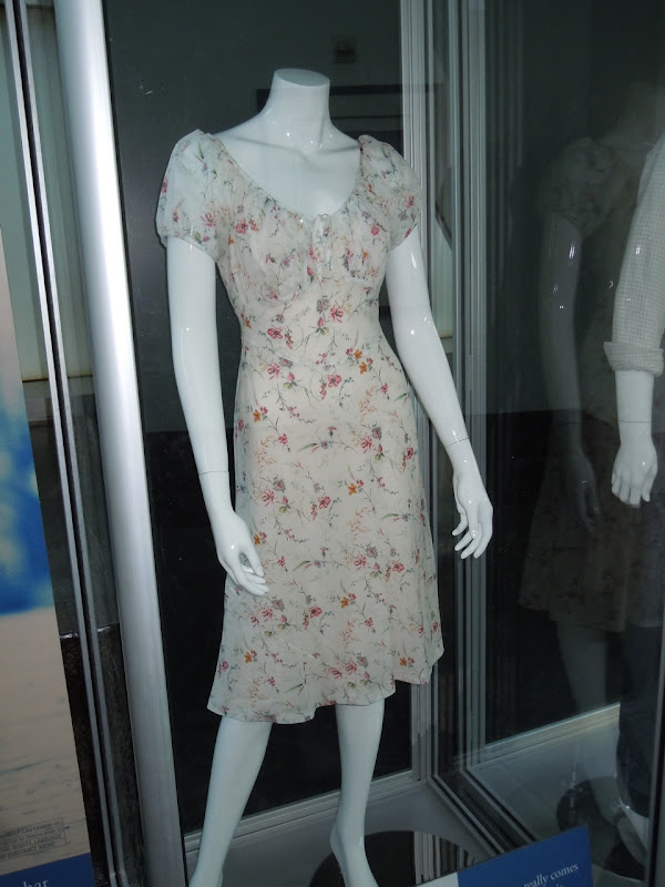 Anne Hathaway One Day movie dress