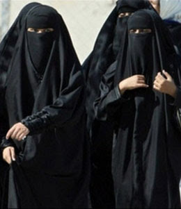 Somali Islamists whip women for wearing bras