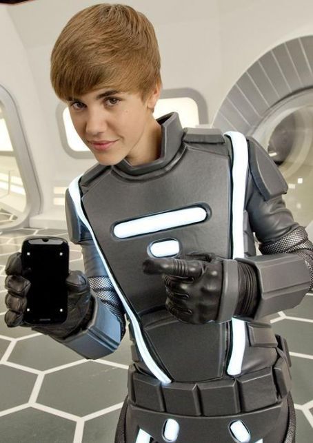 justin bieber 2011 photoshoot wallpaper. justin bieber 2011 photoshoot