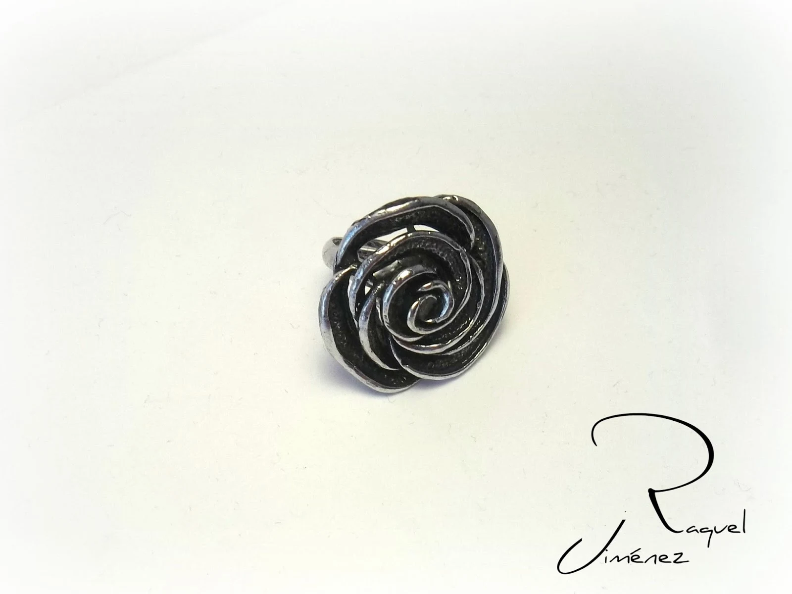 anillo rosa negra