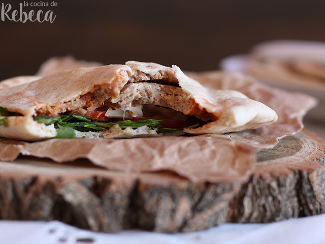 Pan de pita relleno