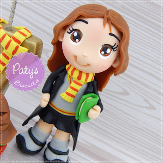 Topo de bolo com vela Hermione (Harry Potter) - Festa Infantil - Paty's Biscuit