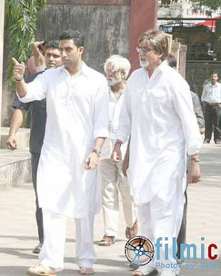 Amitabh Bachchan and Abhishek Prakash Mehra Funeral Pics