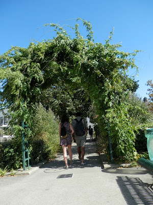 Promenade sur la Coulée Verte à Paris