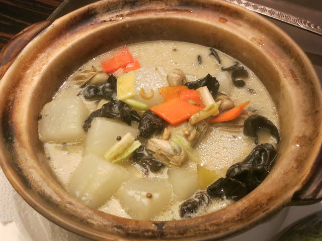 Boiled Baby Oyster with Winter Melon and Pepper