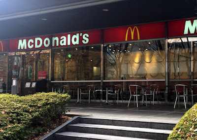 マクドナルド（McDonald's） ツイン２１店