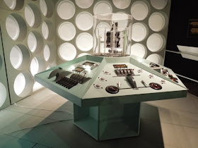 William Hartnell Doctor Who TARDIS control room interior
