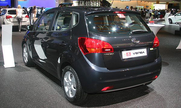 Compact Minivan Venga by KIA