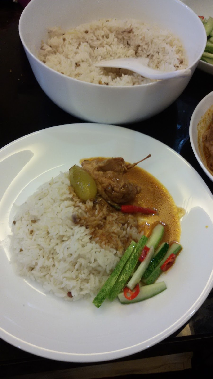 Nostalgia Belanga Tembaga: Nasi Dagang dengan Gulai Ayam 