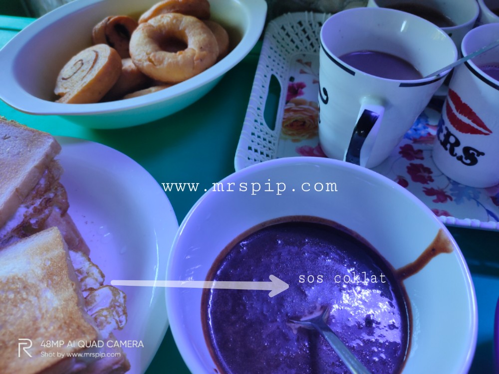 Resipi donut bersama sos coklat