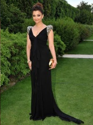 Aishwarya Rai is in black dress