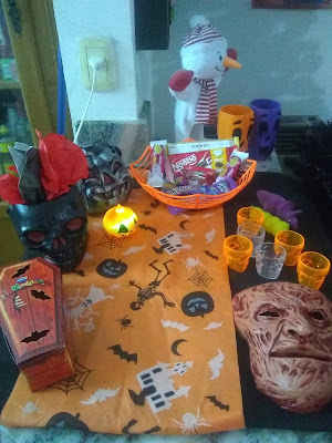 Halloween decorations bought at Smile Disfraces Cotillon in Cordoba City, Argentina