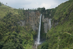 Lokasi dan Panorama Keindahan Air Terjun Sipiso-piso di Tanah Karo