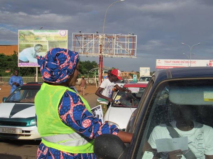 Les jeunes volontaires du Niger disent STOP à l'usage du téléphone au volant 