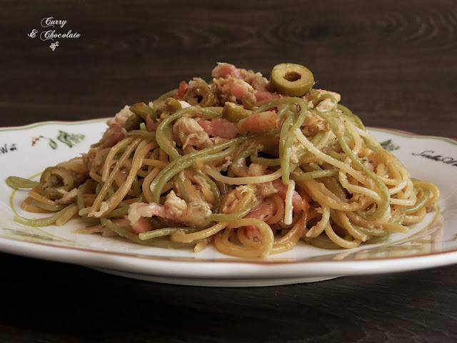 Espaguetis con atún y bacon - Spaghetti with tuna and bacon