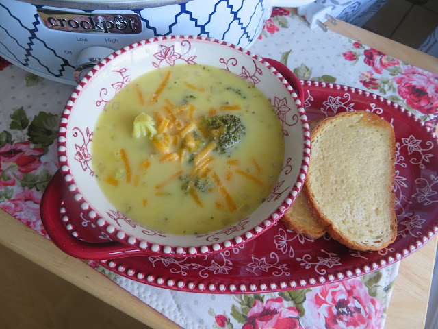 Crock Pot Broccoli Cheese Soup