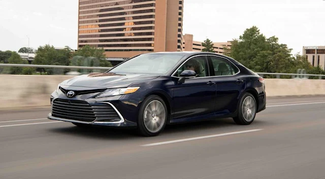 Toyota Camry: features and performance
