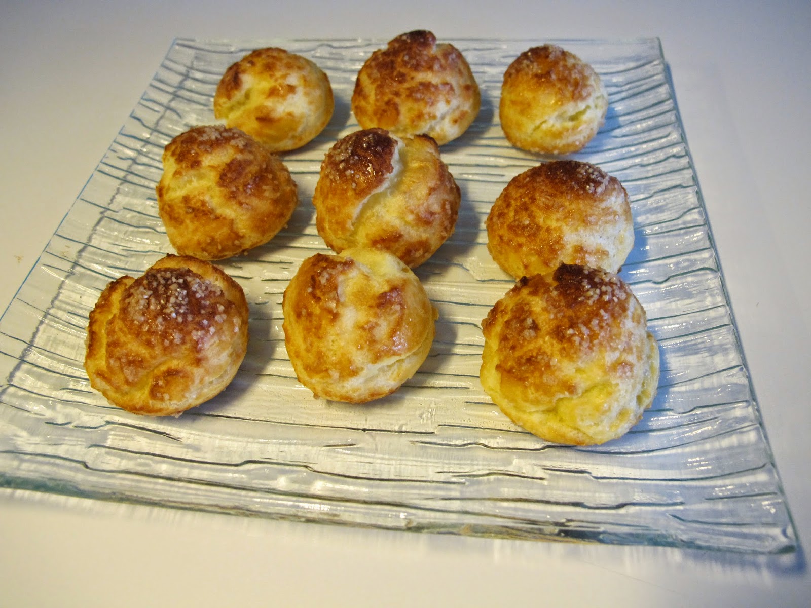 http://lesrecettesdejuju.blogspot.fr/2013/02/chouquettes.html