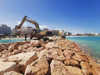 وزير الموارد المائية يتابع أعمال حماية الشواطئ بمحافظة مطروح