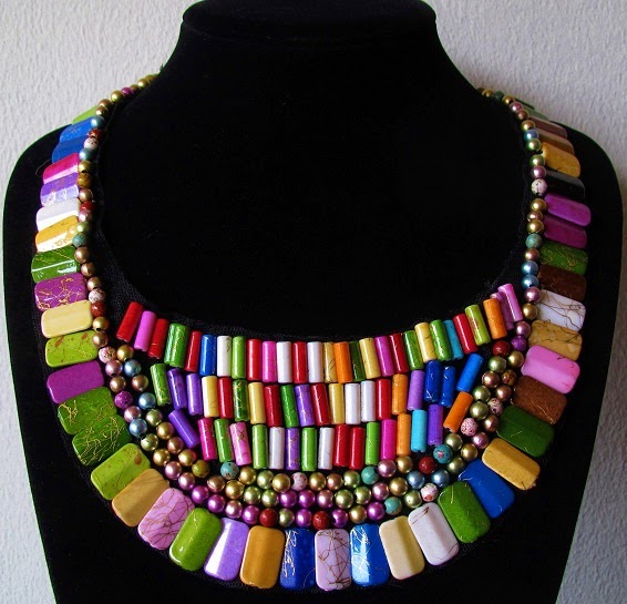 http://fmv2013.blogspot.com/2014/06/angola-vintage-wooden-beads-necklace.html