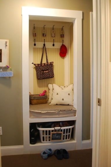 Anyone Can Decorate: Great Mud Rooms and Organized Entry Spaces