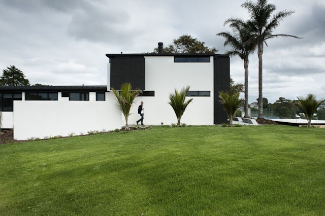 DISENO DE CASA EN COLORES BLANCO Y NEGRO