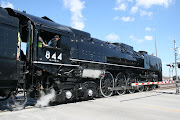 . it's way to .Marion, Ark., where 300 Civil War historians will help . (steam train)