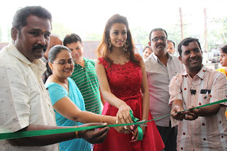 Miss Planet India Rashmi Thakur Inaugurates Pochampally IKAT Art mela 2016