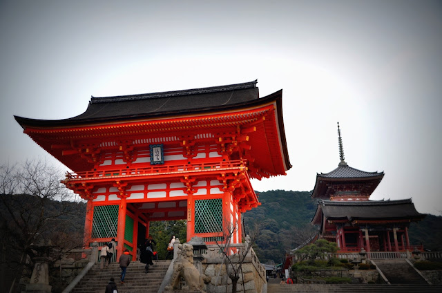 Entrance to Kiyomizu-Dera