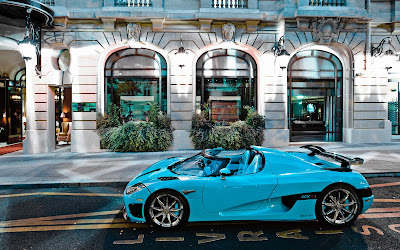 Auto deportivo en color azul Koenigsegg CCXR - Wallpaper de 1920x1200