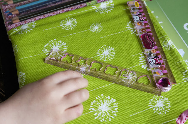 coudre-trousse-artiste-fille