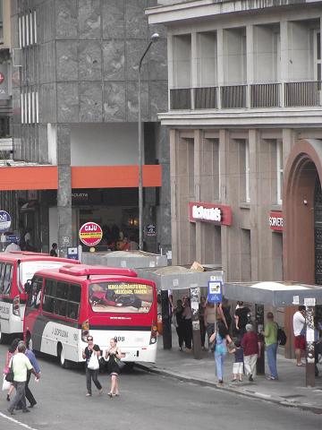 nova filial do McDonalds na avenida borges de medeiros no centro de porto alegre