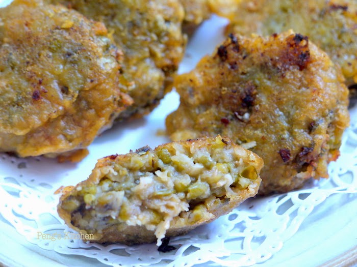 Peng's Kitchen: Kuih Kasturi (Mung Bean Fritters)