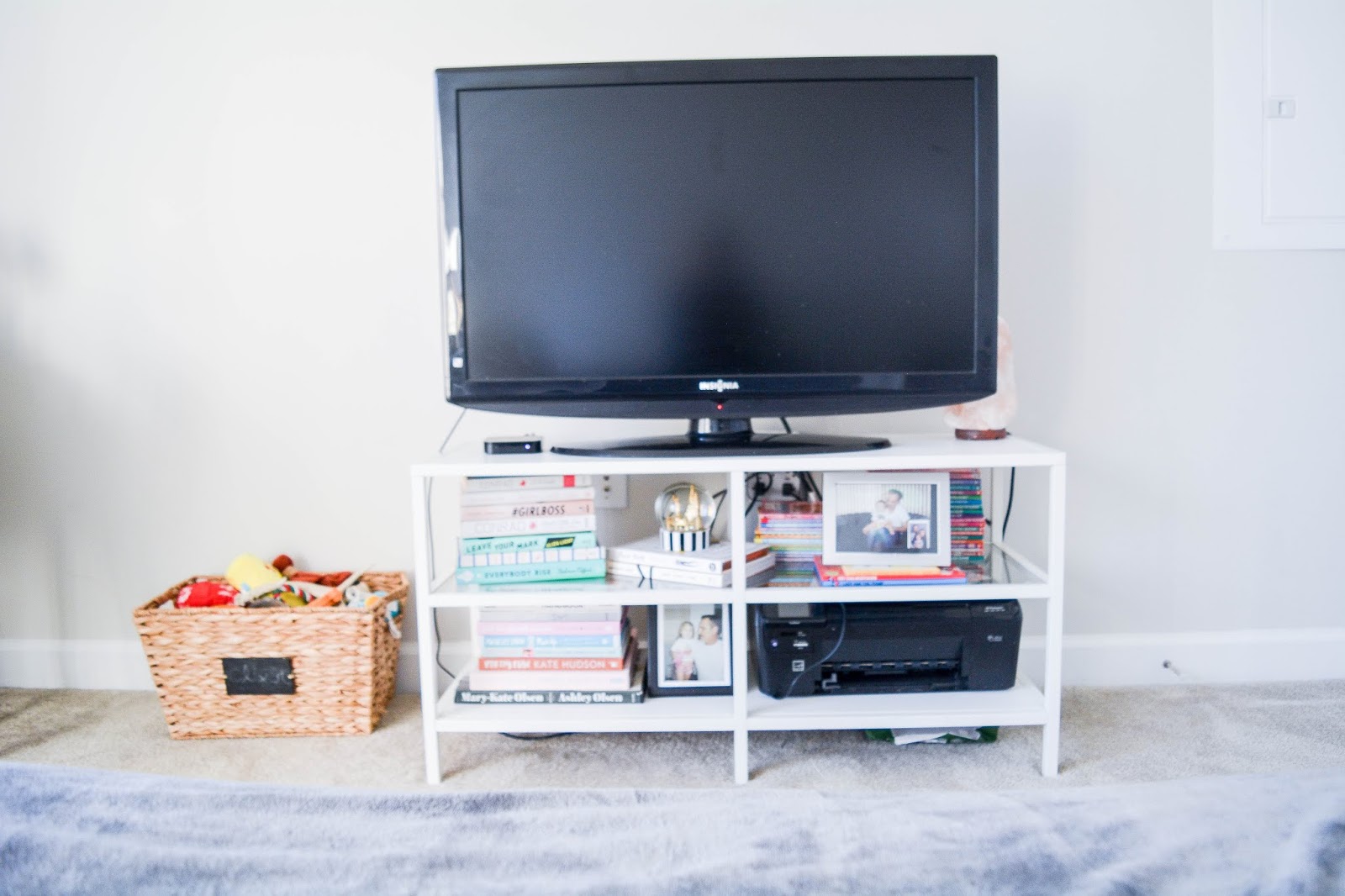 Falls Church Apartment Tour: Bedroom, Bathroom & Closet