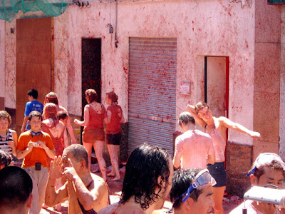 Tomato Fight Seen On www.coolpicturegallery.net