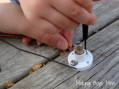 teaching kids about electricity with simple circuits