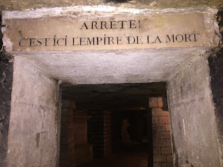 Lutetia: Roman mines (Catacumbes of Paris) by E.V.Pita (2016) / Lutecia: minas romanas (Catacumbas de París) por E.V.Pita / Link: http://archeopolis.blogspot.com/2016/10/lutetia-roman-mines-catacumbes-of-paris.html