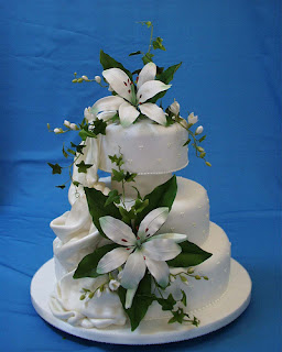 Wedding Cakes With Lilies