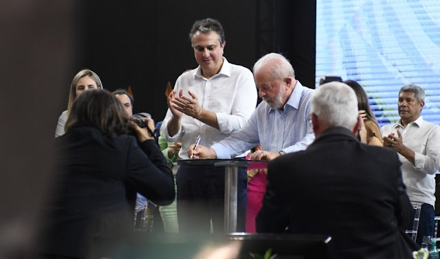 João Azevêdo participa de lançamento do Programa Escolas de Tempo Integral em Fortaleza