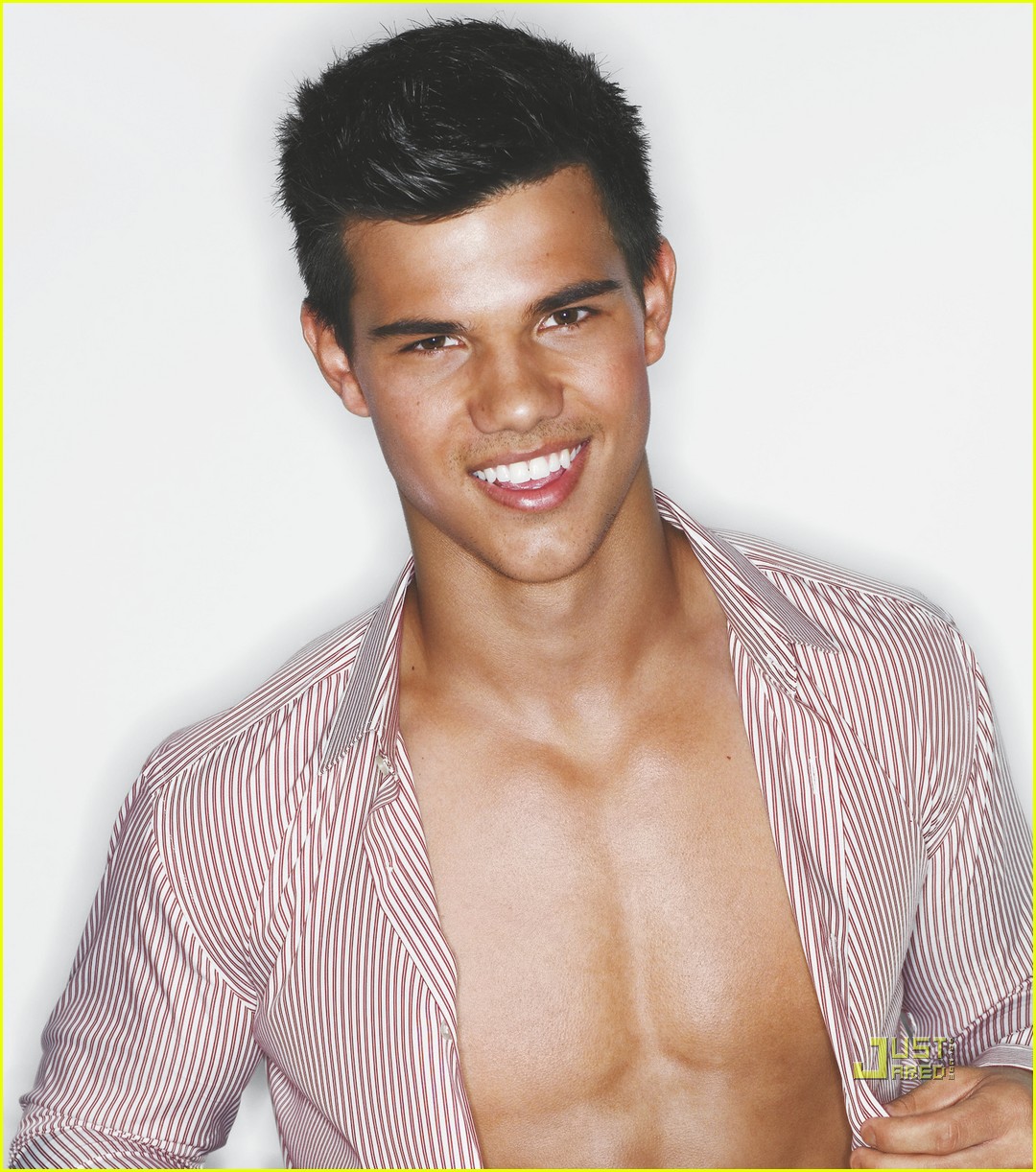 Taylor Lautner Shirtless