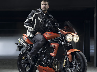 2010 Triumph Street Triple R Picture