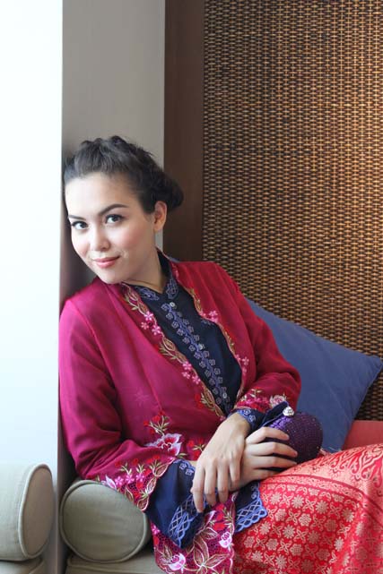 Siti Saleha Cantik Berbaju Raya Biodata AWESOME