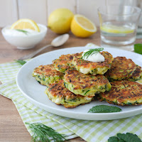 http://siasoulfood.blogspot.de/2015/08/zucchinipuffer-kolokithokeftedes.html