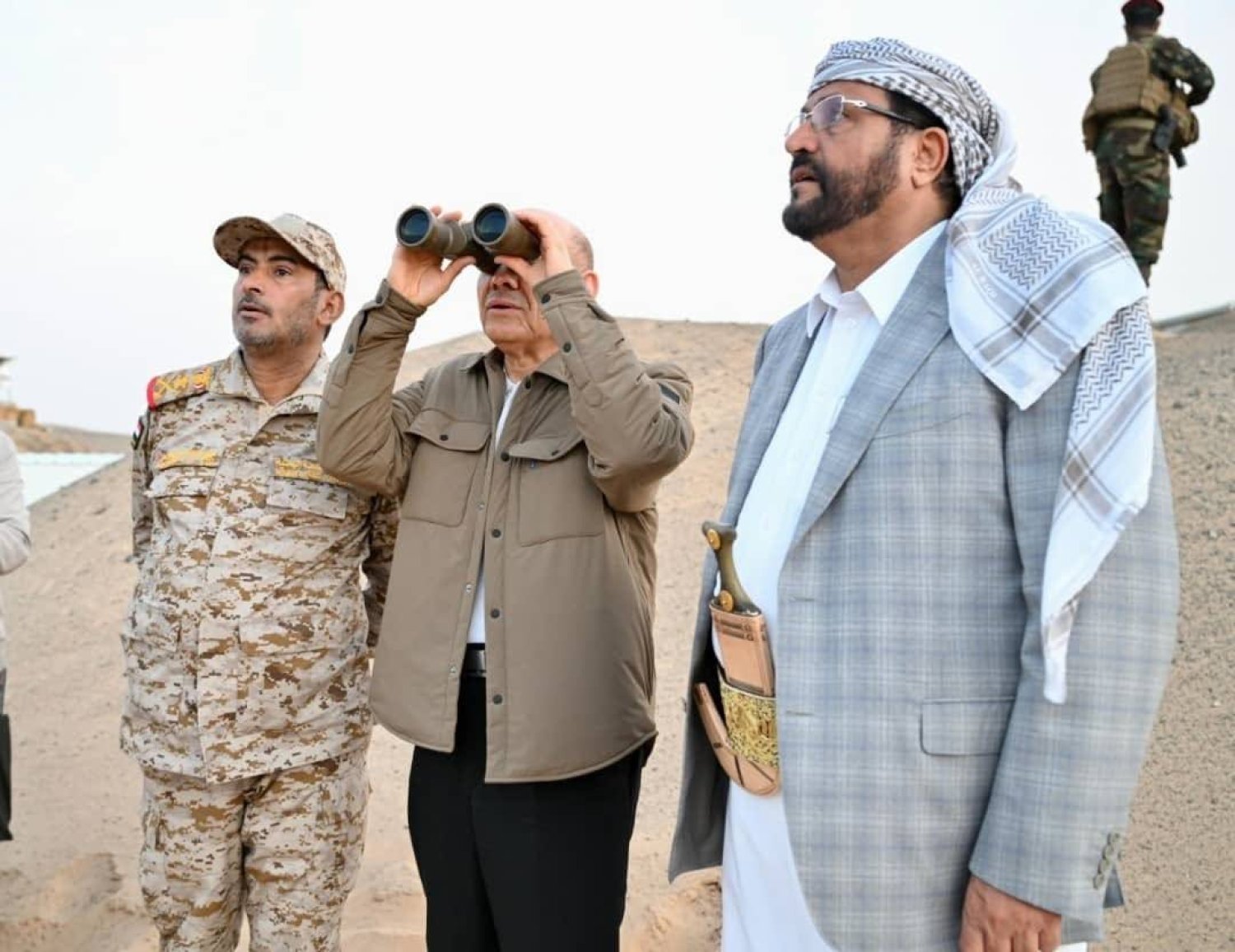 الجيش اليمني يحذر من تفخيخ الحوثي لعقول الأطفال بالأفكار المتطرفة