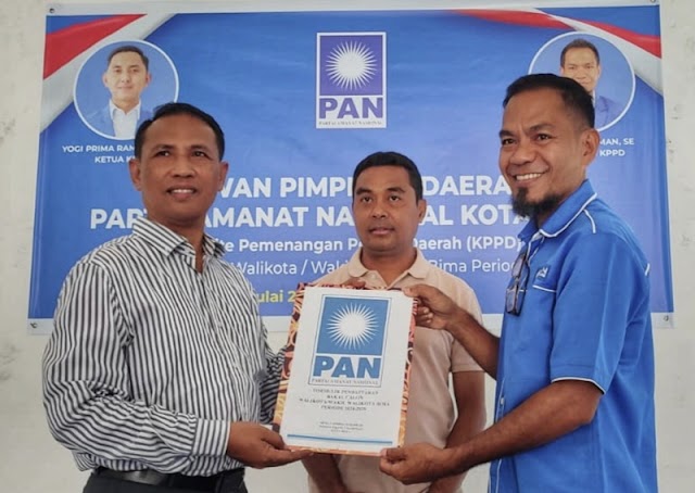 Tim Sekretariat Aji Man Ambil Formulir Pendaftaran Ke Partai PAN